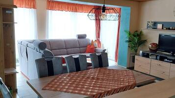 Apartment | Private kitchen | High chair