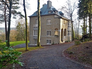Villa | Exterior