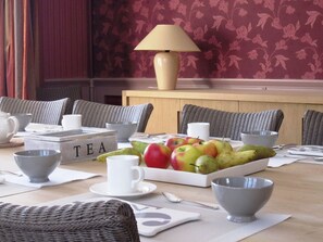 Villa | Dining