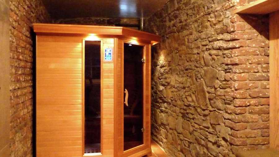 Spacious Spa Villa With Garden