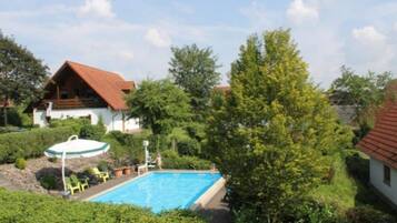 Apartment | Pool | Outdoor pool