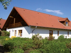 Exterior - Holiday Home in Germany With Garden Terrace (Brakel)