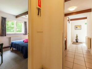 Hus | 2 sovrum, unika möbler och sängkläder