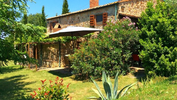 House | Exterior - Spacious Holiday Home in Pomarance With Terrace (Pomarance)