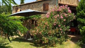 Exterior - Spacious Holiday Home in Pomarance With Terrace (Pomarance)