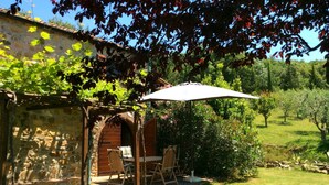 House | Balcony - Spacious Holiday Home in Pomarance With Terrace (Pomarance)