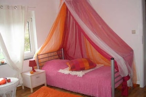 Individually furnished, bed sheets