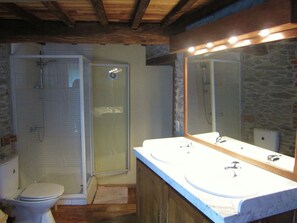 House | Bathroom - Riverside Retreat Viroinval (Viroinval)