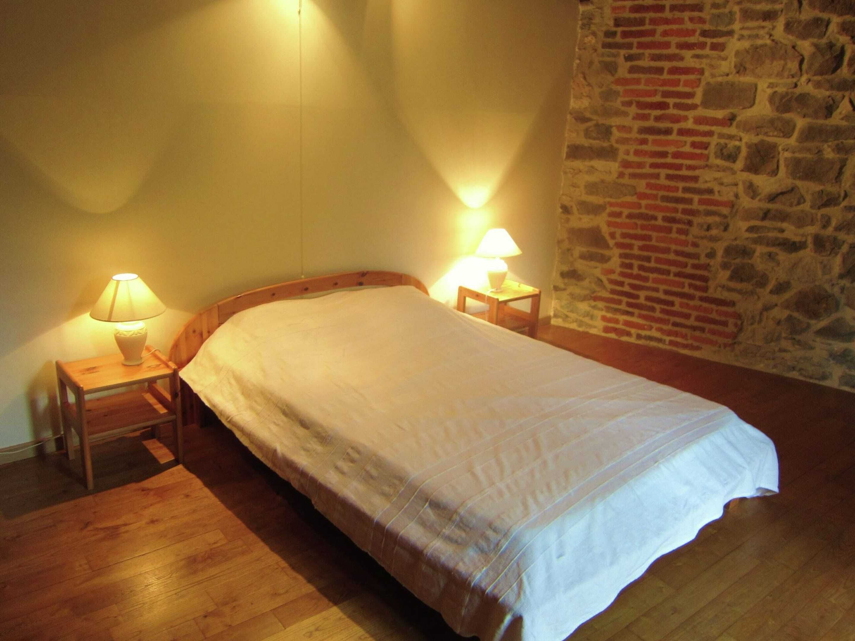 House | 3 bedrooms, individually furnished, bed sheets