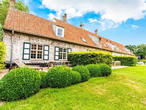 Exterior - Historic Farmhouse Middle of Polder Landscape (Damme)