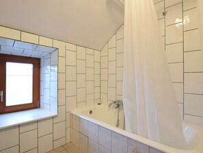 House | Bathroom