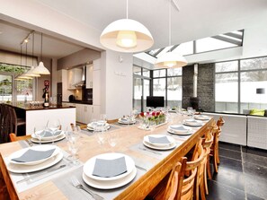 House | Dining - Luxurious Holiday Home in Courtil with Hot Tub (Gouvy)