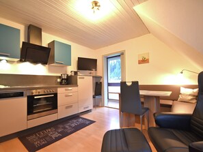 Apartment | Private kitchen | Stovetop, highchair - Holiday Home Near the Forest in Oppenau (Oppenau)