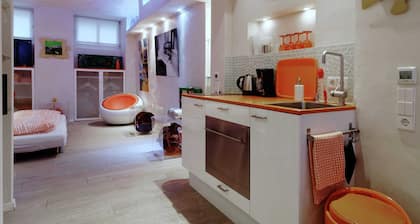 Contemporary Apartment in Kreuzberg, Berlin