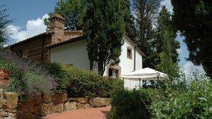 Exterior - Wine, Good Food, Nature, Art, Swimming Pool and Tennis Court (Montaione)