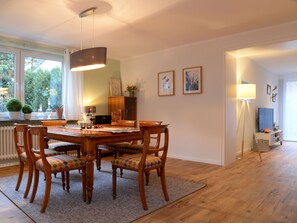Apartment | Dining