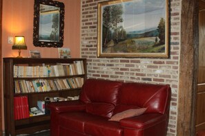 Living room - Cozy Escape in Namur Region (Doische)