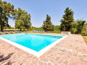 Pool - Majestic Farmhouse in San Vivaldo With Swimming Pool (Montaione)