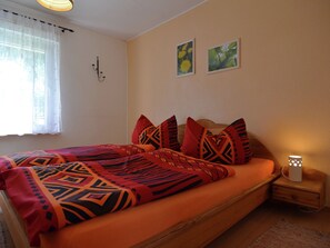 Rumah | 1 kamar tidur dan dilengkapi dengan perabotan berbeda-beda