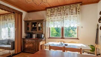 House | Dining