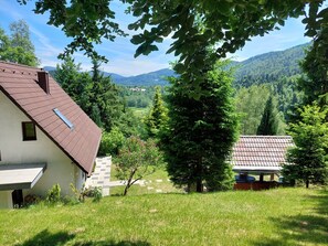 House | Property grounds - Detached House at 100m Distance of the Lake (Lokve)