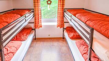 House | 1 bedroom, individually furnished