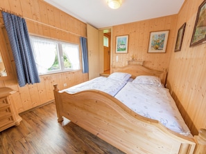 1 bedroom, individually furnished