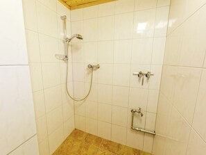 House | Bathroom - Idyllic Holiday Home With Terrace (Peissenberg)