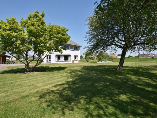 Peaceful Villa With Garden, Balcony, Basement, Football Goal