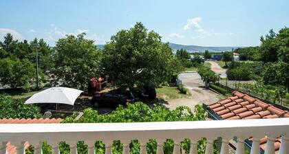 Spacious Four Bedroom Accomodation With 3 Great sea View Balconies, Garden, BBQ