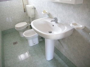 Shower - Welcoming Apartment in Rosolina Mare near Beach (Rosolina)