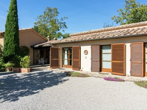 House | Exterior - Holiday Home in Cortona With Pool (Cortona)