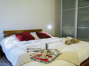 4 bedrooms, individually furnished - Belvilla by OYO Villa Eleonora (Cortona)