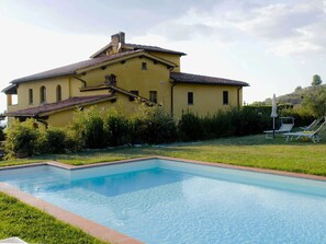 Apartment | Pool | Outdoor pool