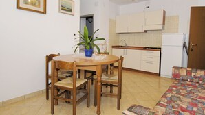 Apartment | Private kitchen - Beautiful Apartment in Rosolina Mare Near Sea (Rosolina)