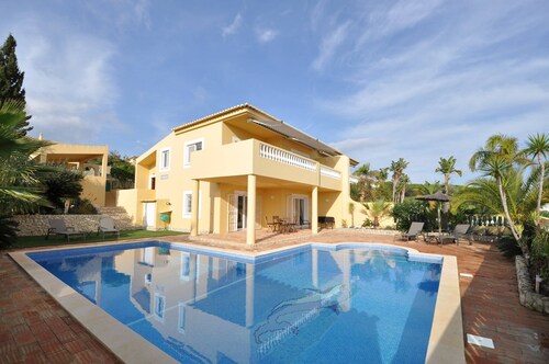 Villa With Views Like the Pool, Sea, Meia Praia