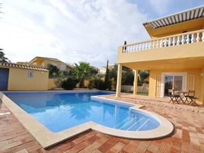 Hus | Pool | Inomhuspool och utomhuspool