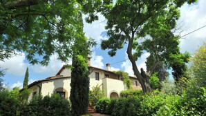 Exterior - Spacious Apartment in a Beautiful Location With Pool and Tennis Court, Peace and Privacy (Montaione)