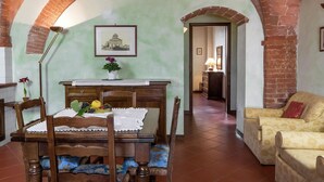 House | Living room | Fireplace - Spacious Apartment in a Beautiful Location With Pool and Tennis Court, Peace and Privacy (Montaione)