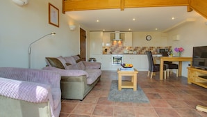 Living room - Beautiful 1 Bedroom Apartment in Tiverton for Couples with Hot Tub (Tiverton)