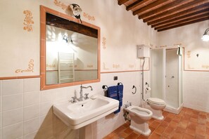 House | Bathroom