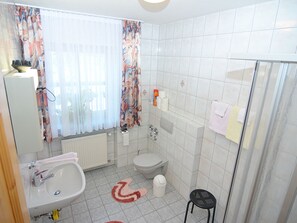Apartment | Bathroom | Shower