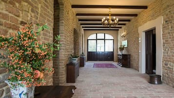 Villa | Reception