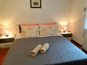 Appartement | 3 chambres, ameublement personnalisé, draps fournis