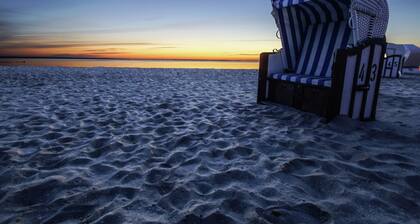 Lagoon View Family Escape