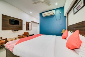 Standard Double Room | 1 bedroom, in-room safe