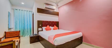 Standard Double Room | 1 bedroom, in-room safe