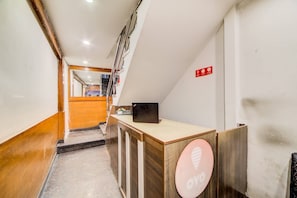 Reception - OYO 4025 Hotel Meredian Orchid (Hyderabad)