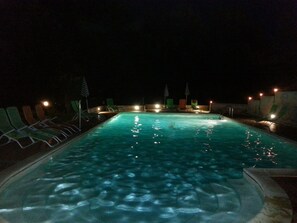 Pool - Spacious Apartment for six People in the old Farmhouse From the 17th Century (Siena)