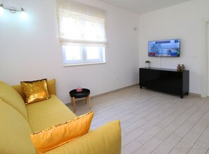 Living room - Chic Apartment in Primosten With Pool (Primosten)